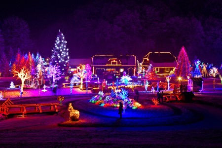 Are you missing out on the benefits of led lights for holiday lighting displays